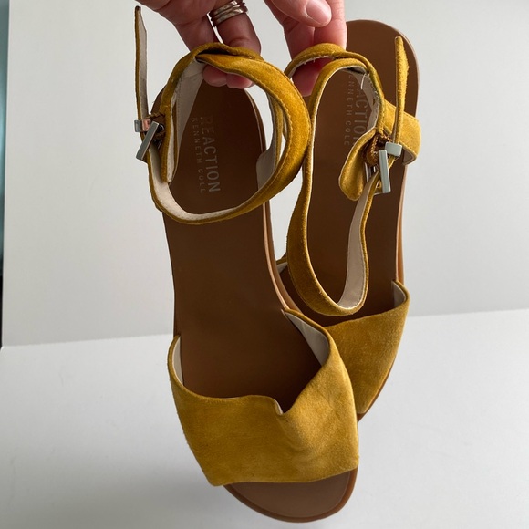 Kenneth Cole Reaction Jolly Burnt Mustard Suede Leather Upper Sandal Size 10 - Picture 6 of 11
